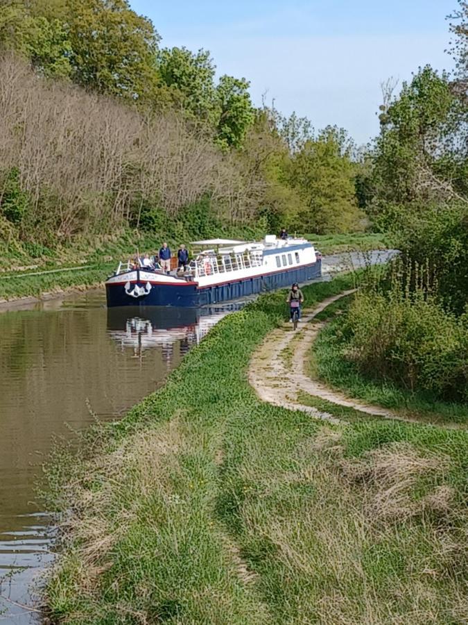 Entre Loire Et Canal Briare Kültér fotó